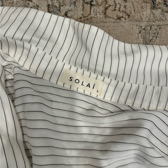 Solai button up - Picture 1 of 4